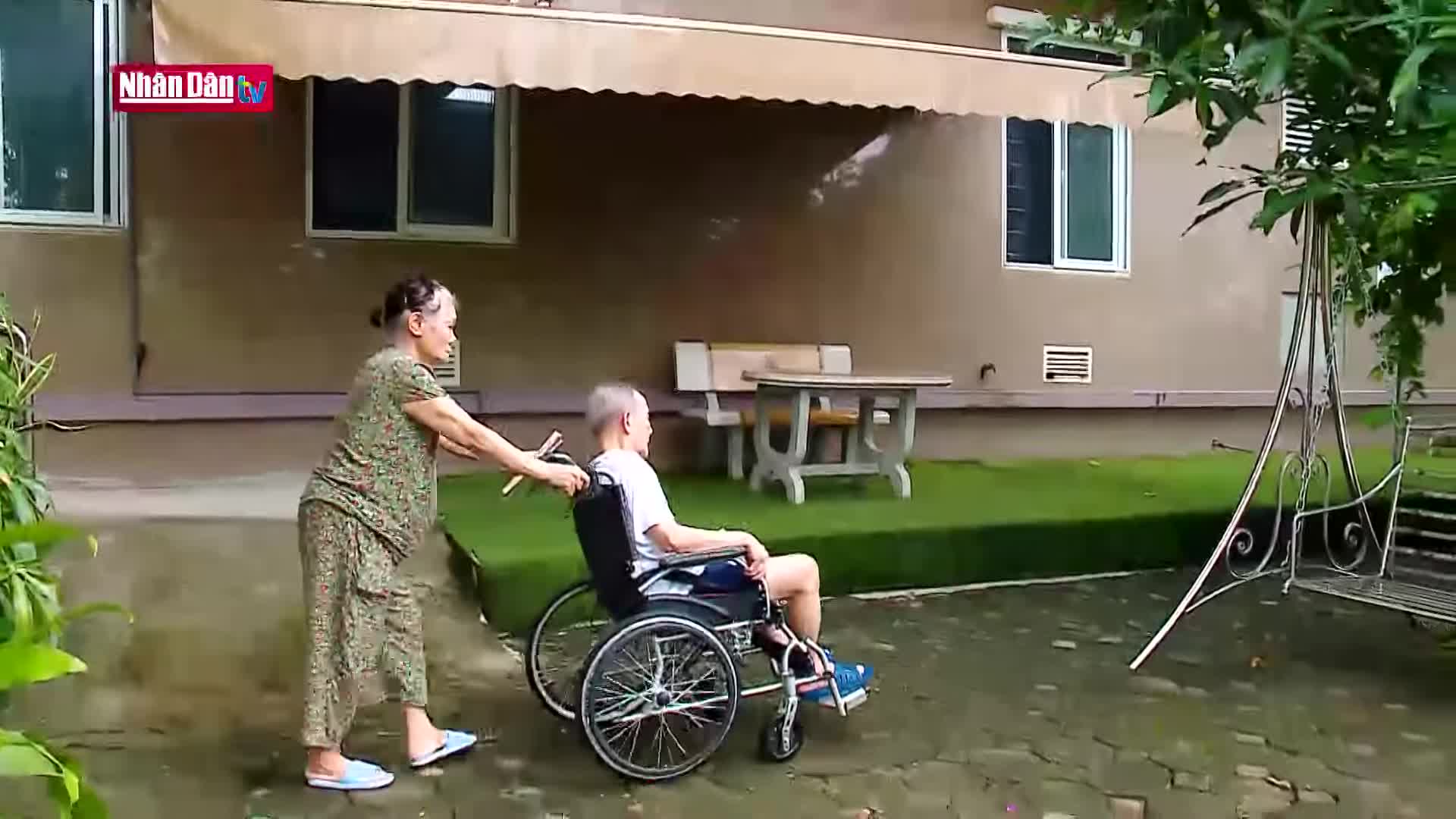 Văn hoá ứng xử trong gia đình - Con cháu hiếu thảo, lễ phép