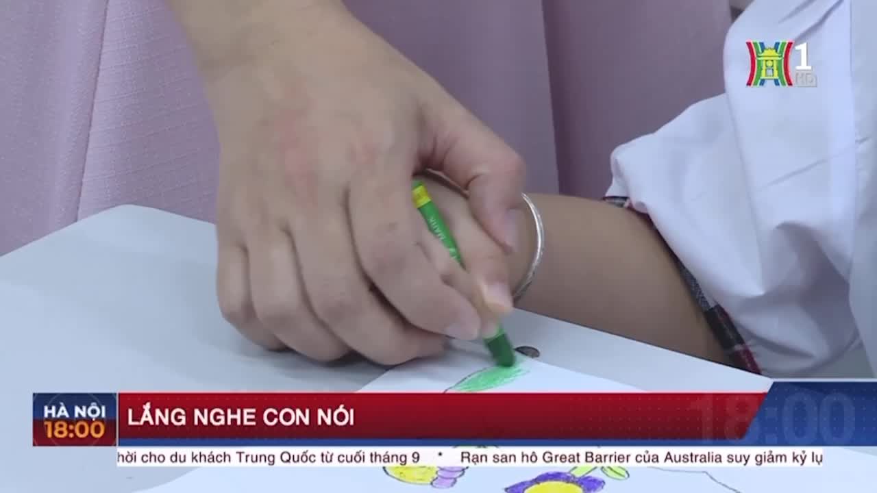 Ngày đầu làm quen với trường lớp của HS lớp 1 trường Tiểu học Vĩnh Tuy
