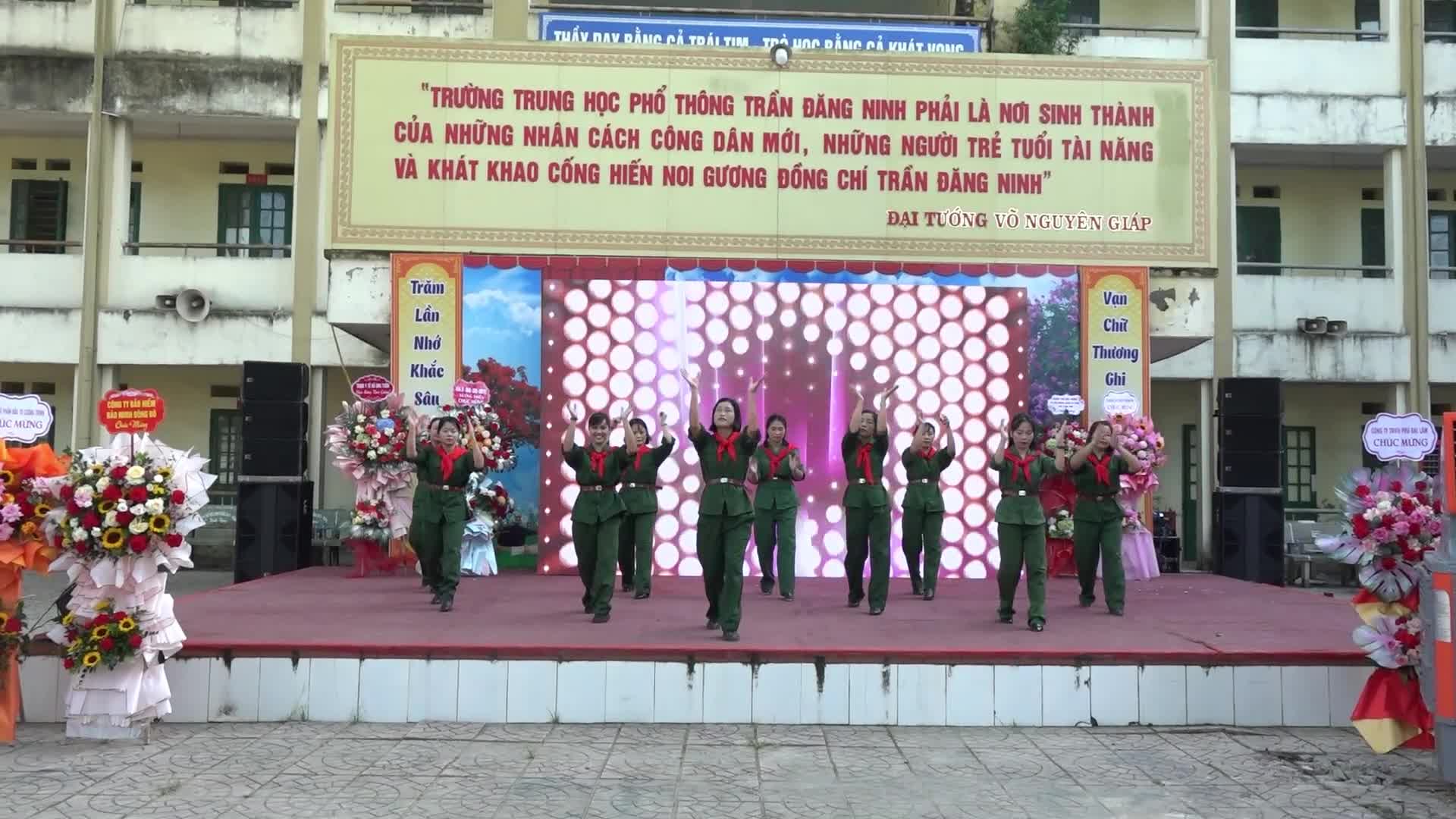 Lễ khai giảng trực tuyến trường THPT Trần Đăng Ninh, năm học 2025-2026