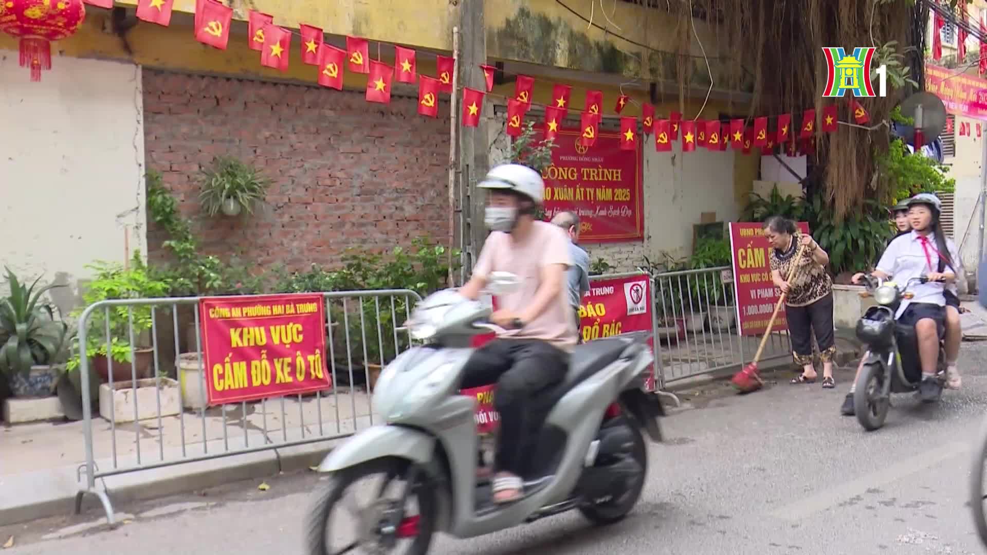 Sức sống mới trên những con đường hoa tại phường Hai Bà Trưng.