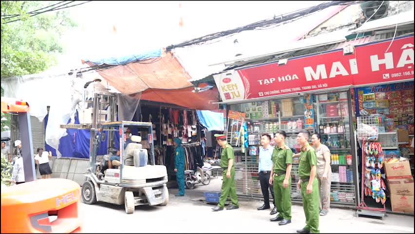 Xã Thanh Oai kiên trì lập lại trật tự đô thị, xây dựng diện mạo địa phương văn minh, sáng - xanh - sạch - đẹp