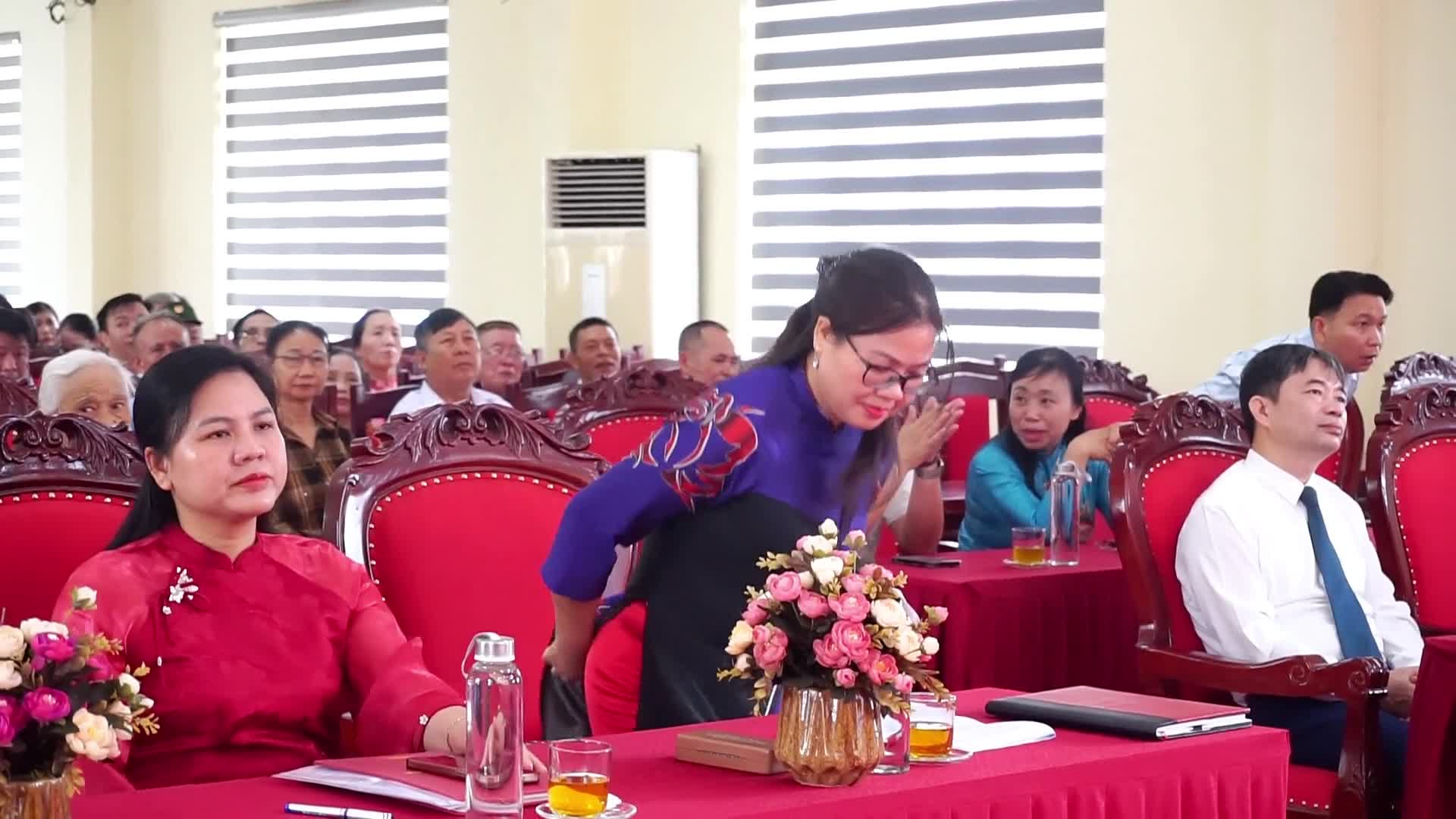 Tin truyền hình: Đảng ủy xã Hòa Phú long trọng tổ chức Lễ trao tặng Huy hiệu Đảng đợt 19/5