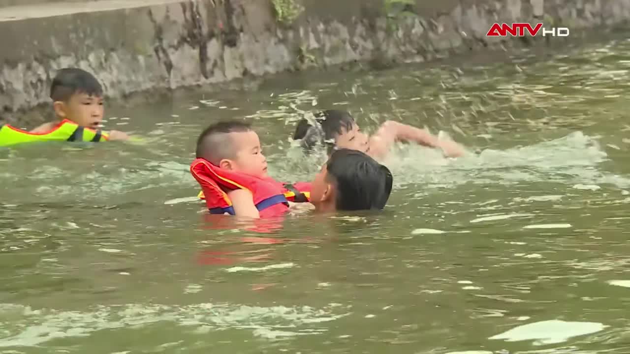 Công an thành phố Hà Nội tuyên truyền phòng chống đuối nước trẻ em trong mùa Hè