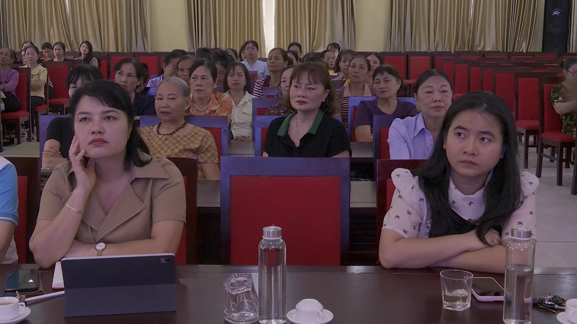 Hòa Lạc tuyên truyền, hướng dẫn phân loại, xử lý, tái chế rác thải tại hộ gia đình