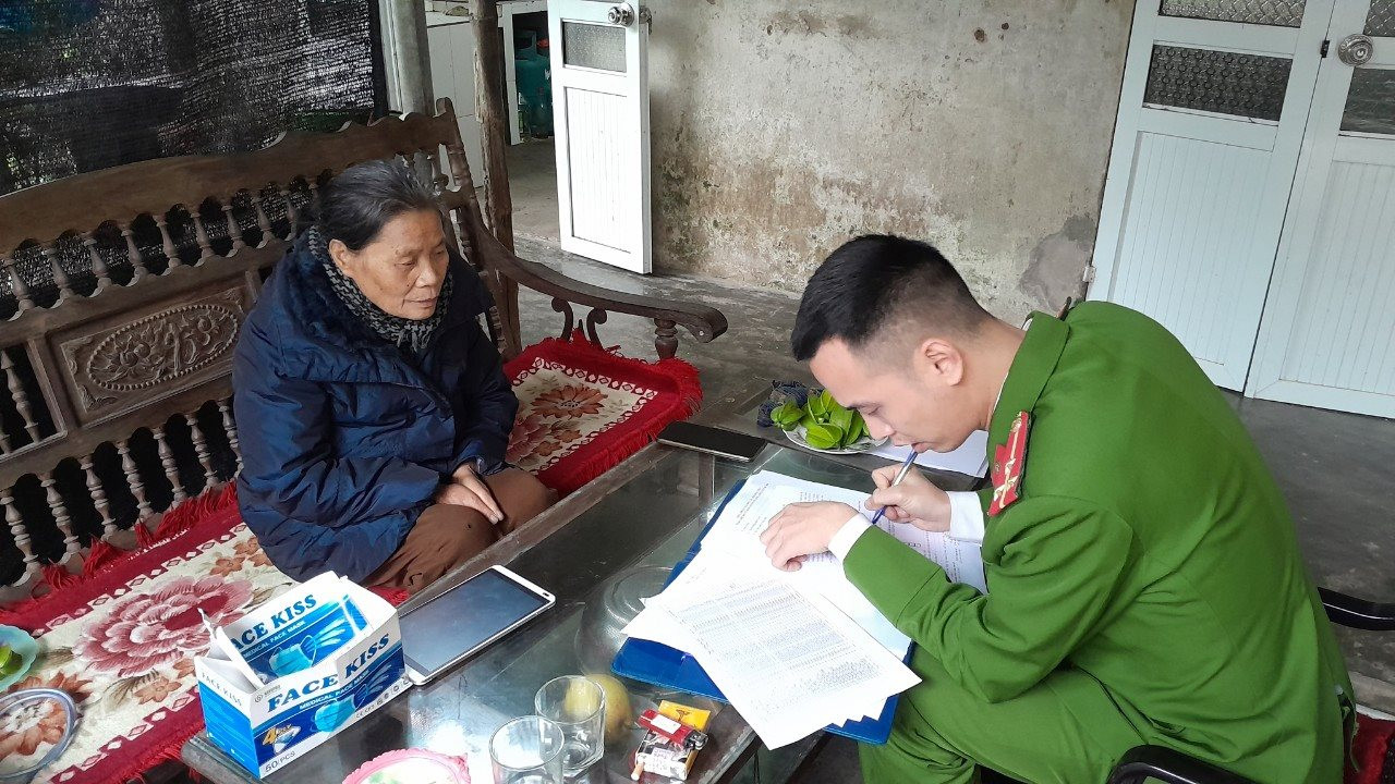 Ứng Hòa hoàn thành mở tài khoản chi trả an sinh xã hội không dùng tiền mặt trước 16/1/2024- Ảnh 1.
