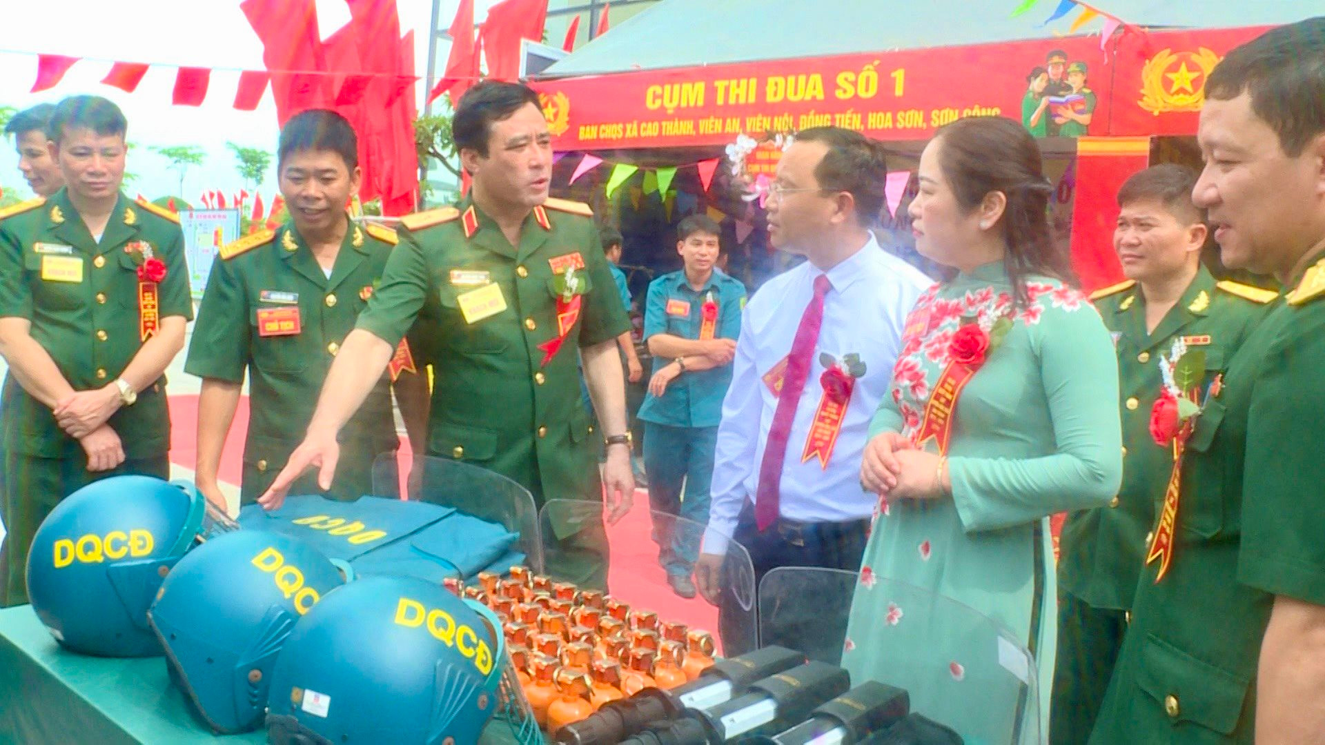 Ứng Hòa: 29 tập thể, cá nhân được khen thưởng trong phong trào thi đua quyết thắng- Ảnh 2.