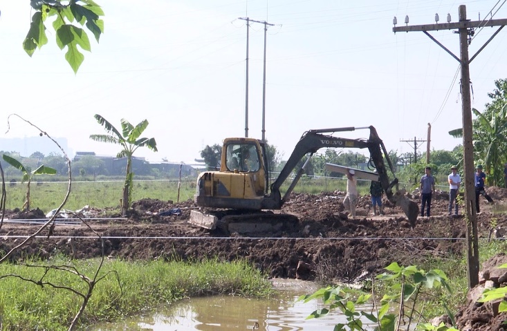 Hoài Đức cưỡng chế thu hồi đất đối với 03 gia đình, cá nhân có đất nông nghiệp nằm trong chỉ giới thu hồi thực hiện dự án Trụ sở làm việc công an xã La Phù- Ảnh 3.