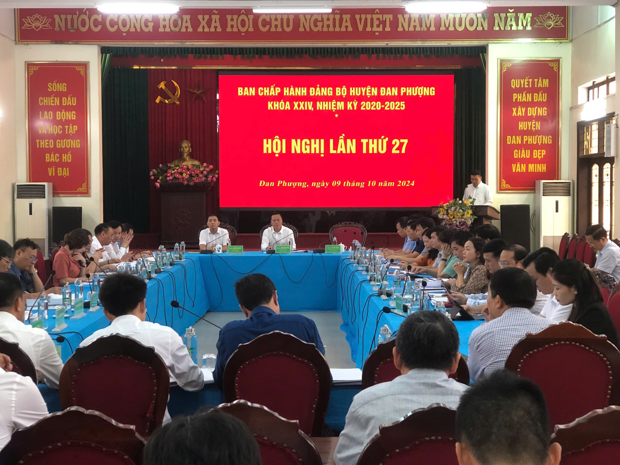 BAN CHẤP HÀNH ĐẢNG BỘ HUYỆN KHÓA XXIV, NHIỆM KỲ 2020- 2025 TỔ CHỨC HỘI NGHỊ LẦN THỨ 27.- Ảnh 1.