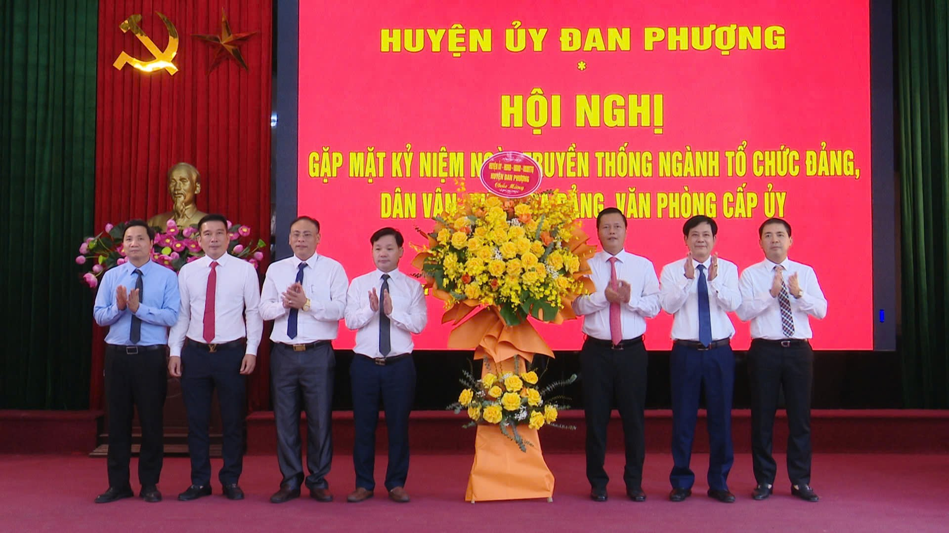 Gặp mặt kỷ niệm 94 năm Ngày truyền thống các Ban Xây dựng Đảng, Văn phòng cấp ủy và 76 năm Ngày truyền thống ngành Kiểm tra Đảng.- Ảnh 1.