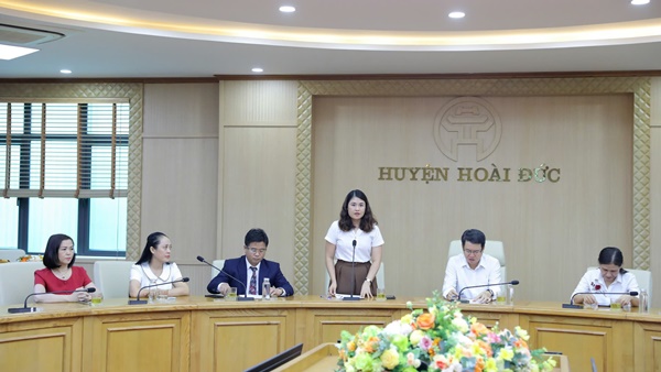 UBND huyện Hoài Đức trao Quyết định bổ nhiệm chức danh lãnh đạo quản lý Trung tâm Y tế huyện- Ảnh 1.