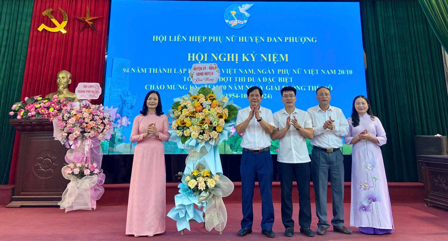 Hội nghị Kỷ niệm 94 năm ngày thành lập Hội LHPN Việt Nam và Tổng kết đợt thi đua đặc biệt chào mừng Kỷ niệm 70 năm ngày giải phóng Thủ đô.- Ảnh 1.