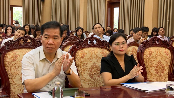 Hội nghị đối thoại thoại giữa Chủ tịch UBND huyện Hoài Đức với công nhân, viên chức, người lao động và doanh nghiệp trên địa bàn năm 2024- Ảnh 1.