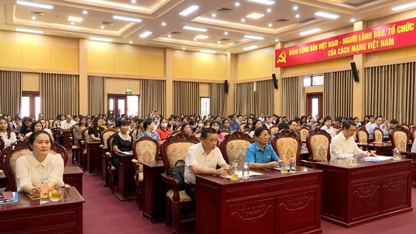 Hội nghị đối thoại thoại giữa Chủ tịch UBND huyện Hoài Đức với công nhân, viên chức, người lao động và doanh nghiệp trên địa bàn năm 2024- Ảnh 2.