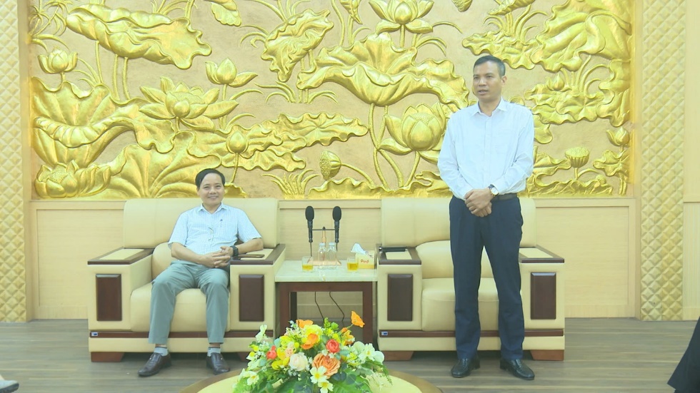 Đồng chí Nguyễn Trung Thuận-UV BTV Huyện ủy, Phó Chủ tịch UBND huyện gặp mặt, động viên các thầy, cô giáo tham gia hội thi giáo viên giỏi thành phố cấp THCS năm học 2024-2025- Ảnh 3.