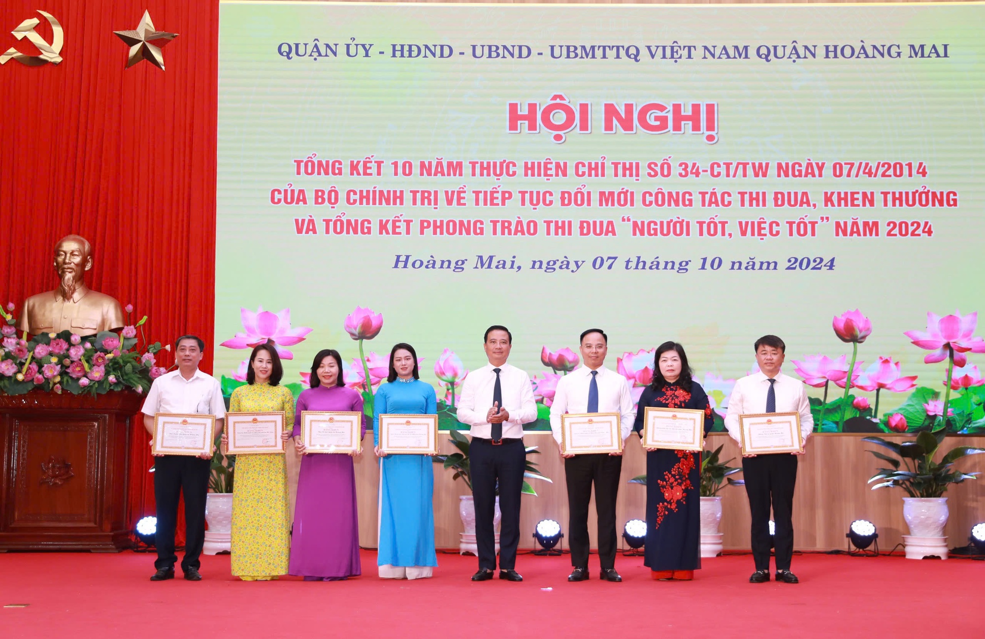 http://hoangmai.hanoi.gov.vn/documents/289440/0/z5904463366057_3f5042f85424ba50fd7a717d92cd1d9c.jpg/c85f0628-6c02-443a-8c91-c6c488c375e0?t=1728277578371