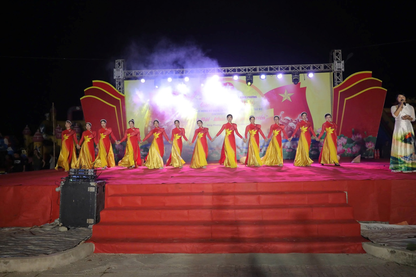 D:\Văn hóa - 2024\Văn nghệ\Ảnh\z5903843946587_7d8ef74c736e85b5da5028e48d6477c5.jpg