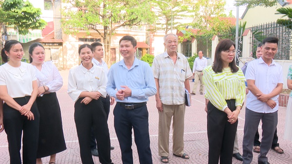 Đoàn kiểm tra số 3 tiến hành kiểm tra cuộc thi “Giữ gìn thôn, tổ dân phố sáng, xanh, sạch, đẹp, an toàn” tại xã Kim Chung, Đức Giang năm 2024- Ảnh 4.