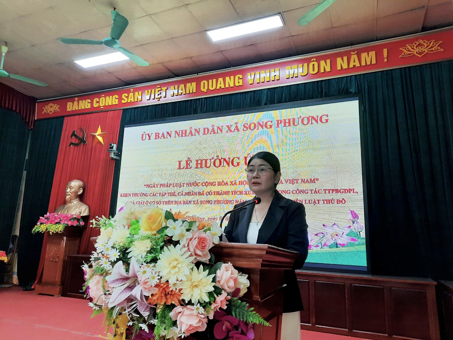 Xã Song Phương tổ chức Lễ Mít tinh hưởng ứng "Ngày pháp luật Nước Cộng hòa Xã hội Chủ nghĩa Việt Nam".- Ảnh 2.