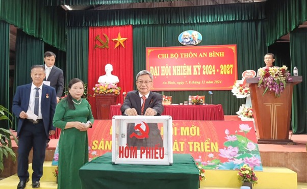 Đảng ủy xã An Khánh chỉ đạo chi bộ thôn An Bình đại hội điểm nhiệm kỳ 2024 - 2027- Ảnh 7.