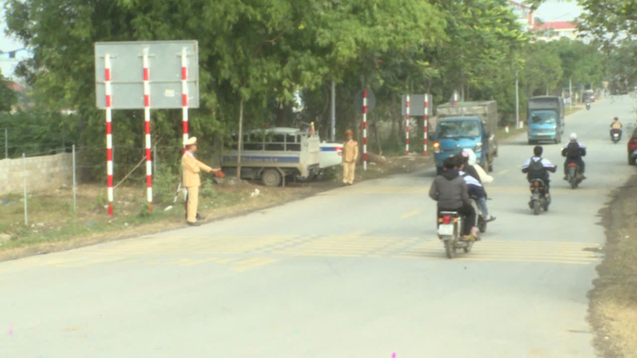 ỨNG HOÀ RA MẮT NGÃ TƯ AN TOÀN GIAO THÔNG- Ảnh 4.