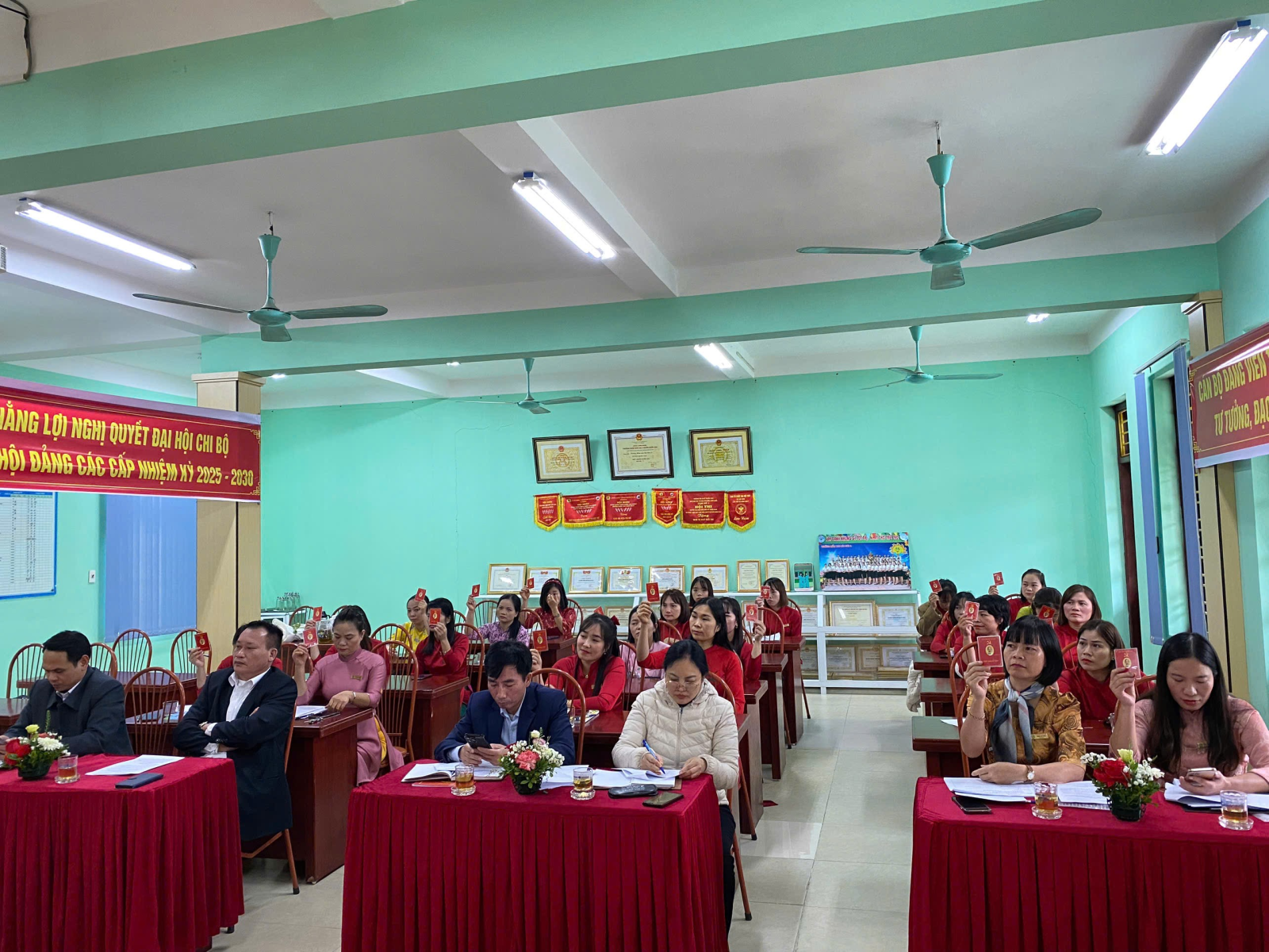 TRƯỜNG MẦM NON SÀI SƠN A TỔ CHỨC THÀNH CÔNG ĐẠI HỘI CHI BỘ NHIỆM KỲ 2025 - 2027- Ảnh 2.