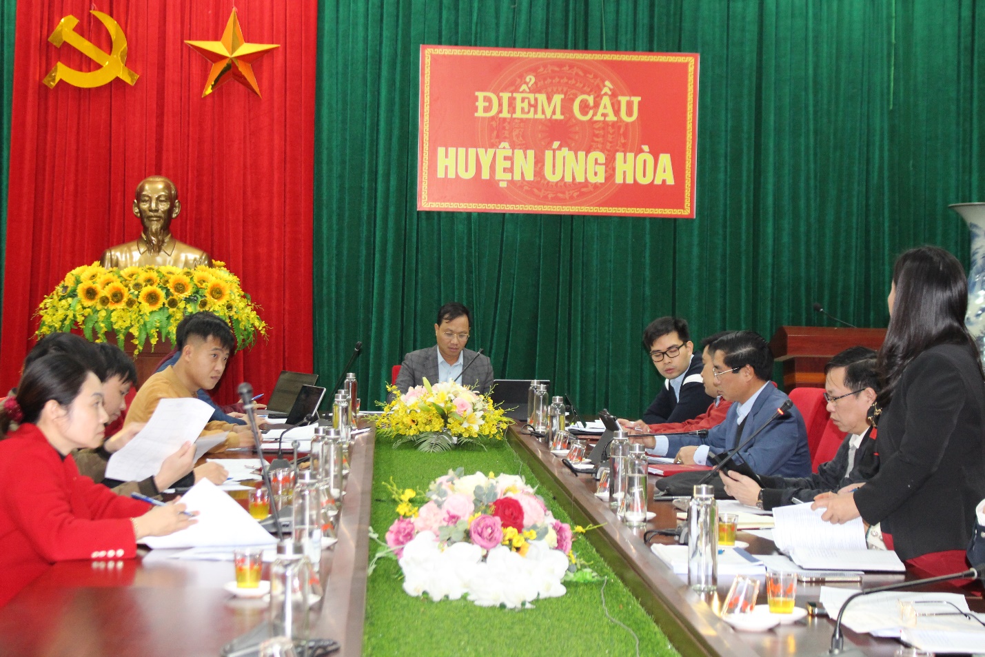 Ứng Hoà thẩm định, chấm điểm chỉ số cải cách hành chính các xã, thị trấn và các cơ quan chuyên môn thuộc UBND huyện- Ảnh 1.