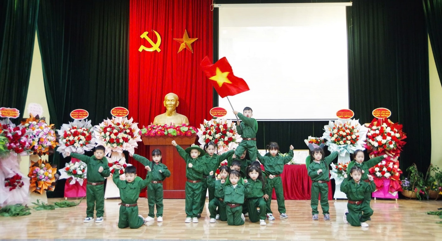 C:\Users\Admin\Desktop\HUYỆN ỦY - UBND HUYỆN\MỚI\Ngày hội QP xã Sơn Công 3.jpg