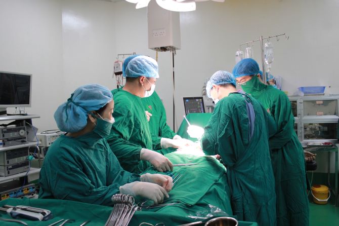 BVĐK Đông Anh xử trí cấp cứu kịp thời bệnh nhân chảy máu trong ổ bụng- Ảnh 1.