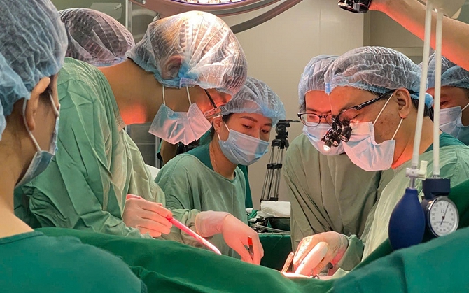 Bệnh viện Thanh Nhàn thực hiện thành công ca lấy tạng từ người hiến sau khi chết não- Ảnh 1.