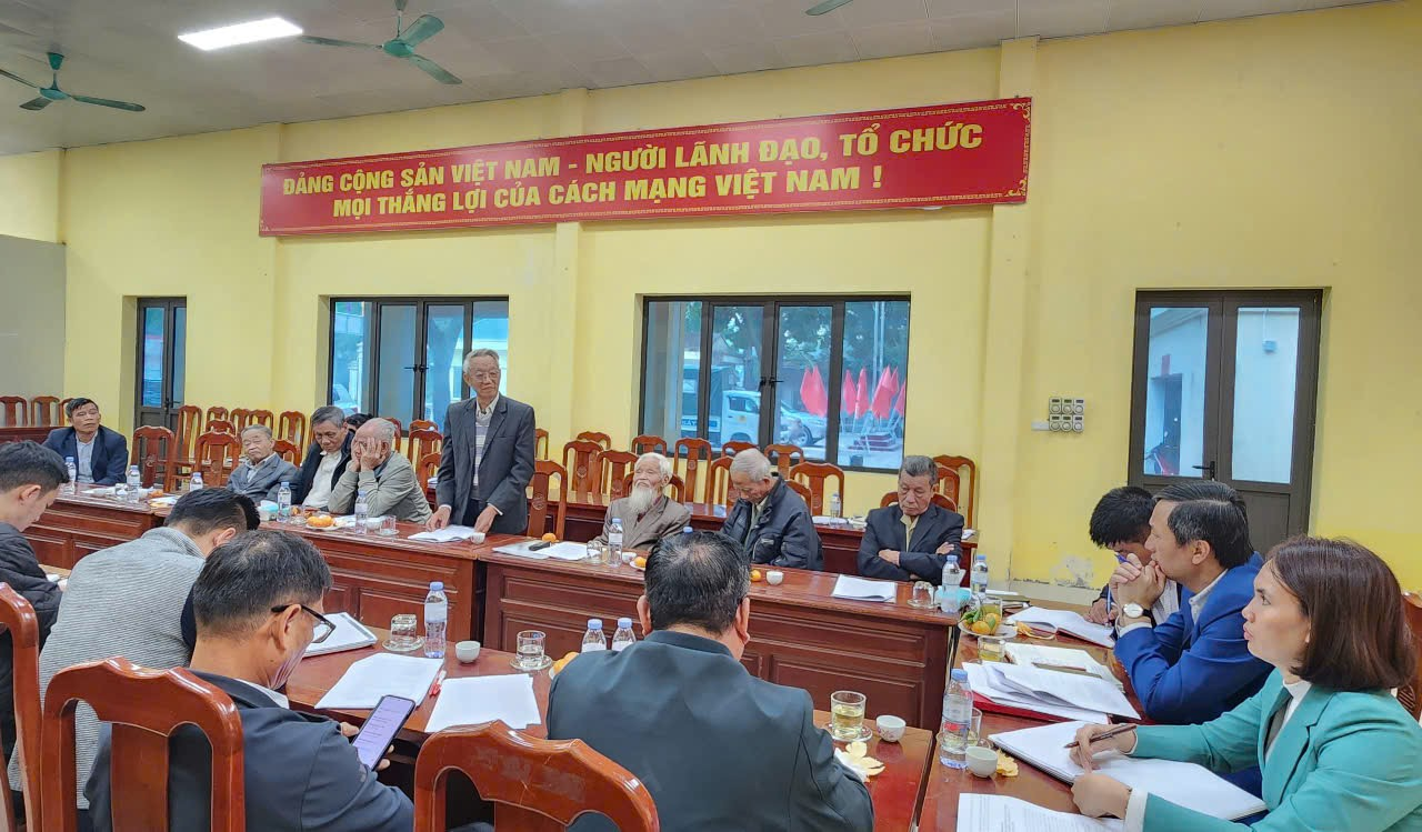 Đảng ủy xã Song Phương Lấy ý kiến góp ý các đồng chí Nguyên lãnh đạo xã qua các thời kỳ vào dự thảo Báo cáo chính trị trình đại hội đại biểu Đảng bộ xã Song Phương khóa XXII, nhiệm kỳ 2025 – 2030.- Ảnh 3.