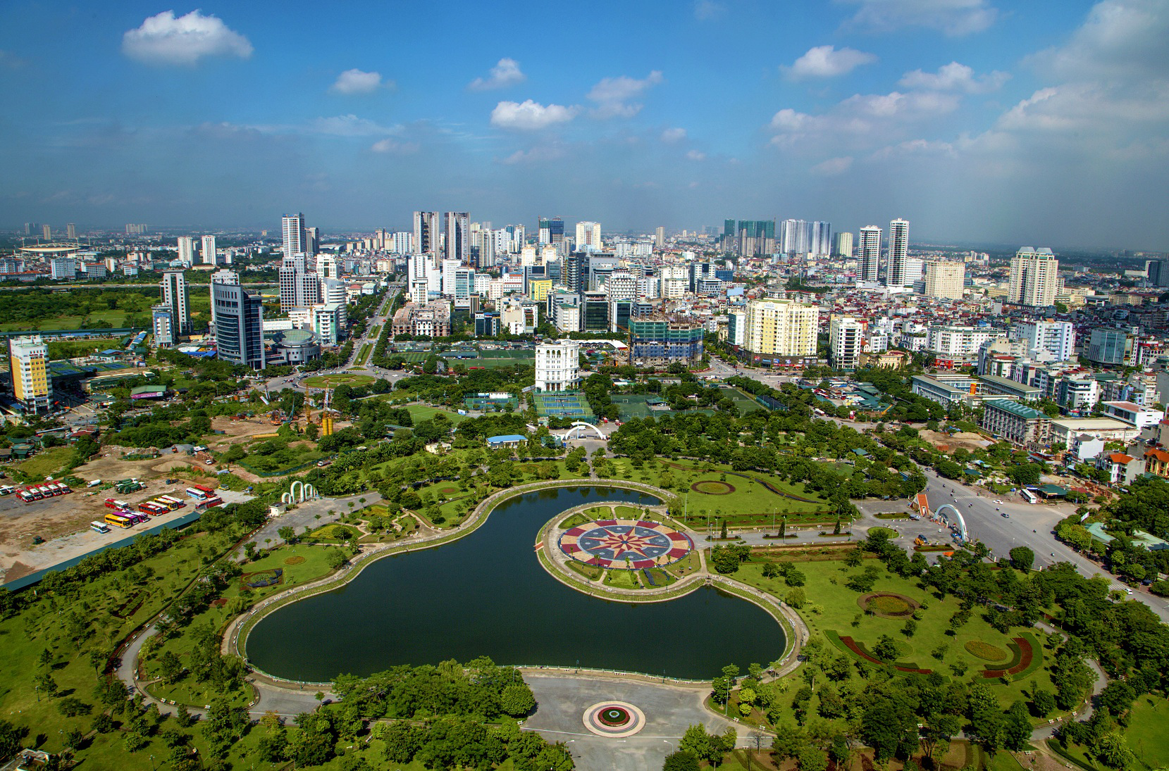 Hà Nội, thành phố hội nhập và phát triển- Ảnh 9. Hà Nội, thành phố hội nhập và phát triển- Ảnh 9.
