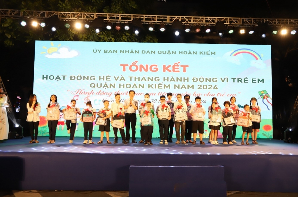 Tổng kết hoạt động hè và Tháng hành động vì trẻ em quận Hoàn Kiếm năm 2024- Ảnh 5.