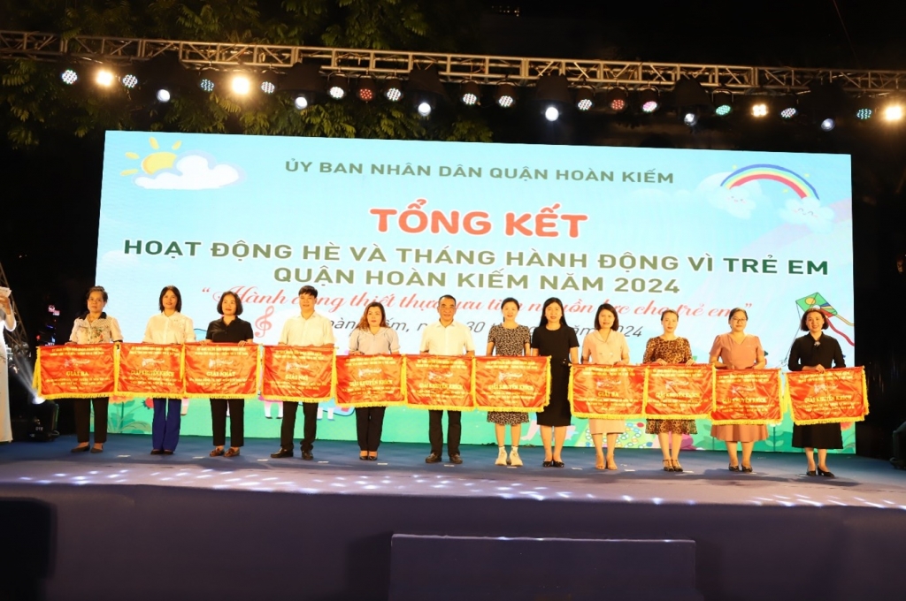 Tổng kết hoạt động hè và Tháng hành động vì trẻ em quận Hoàn Kiếm năm 2024- Ảnh 3.