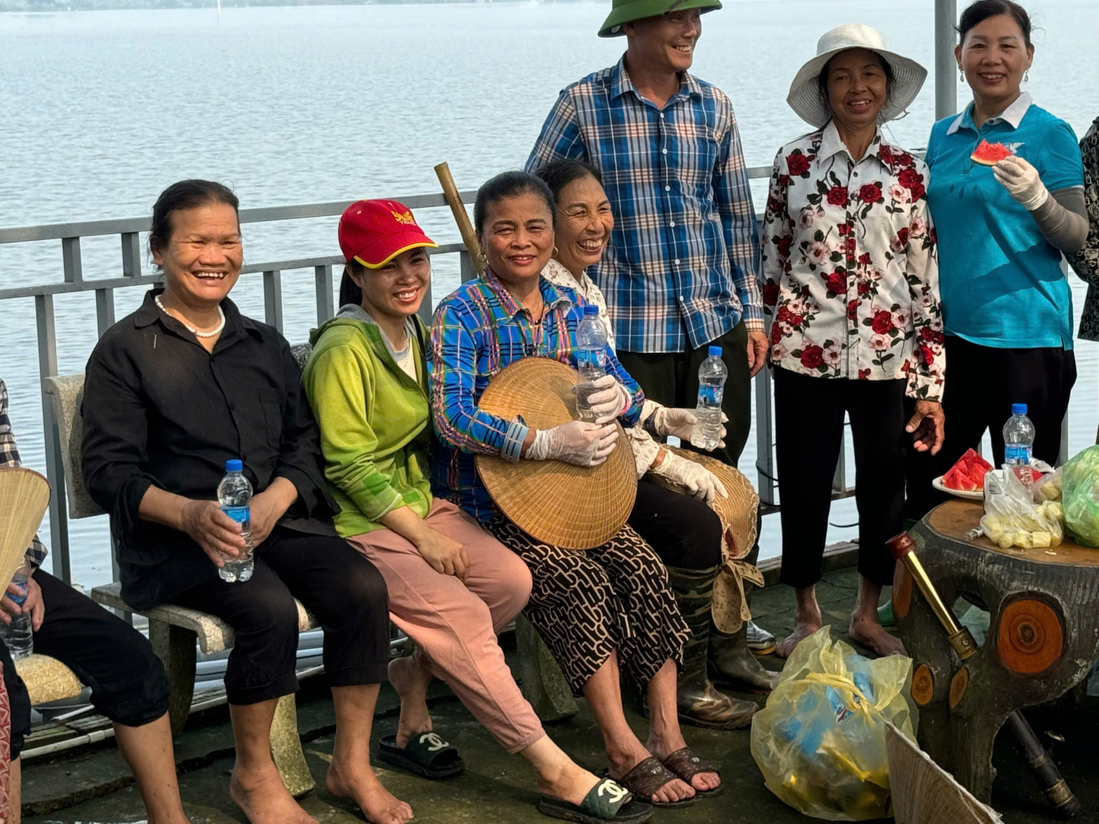 Tuyết Nghĩa: cán bộ và nhân dân tham gia tổng vệ sinh môi trường sau cơn bão số 3 hưởng ứng cuộc thi "Giữ gìn thôn, tổ dân phố sáng, xanh, sạch, đẹp, an toàn" - Ảnh 5.