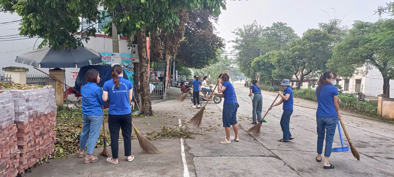 Tuyết Nghĩa: cán bộ và nhân dân tham gia tổng vệ sinh môi trường sau cơn bão số 3 hưởng ứng cuộc thi "Giữ gìn thôn, tổ dân phố sáng, xanh, sạch, đẹp, an toàn" - Ảnh 11.