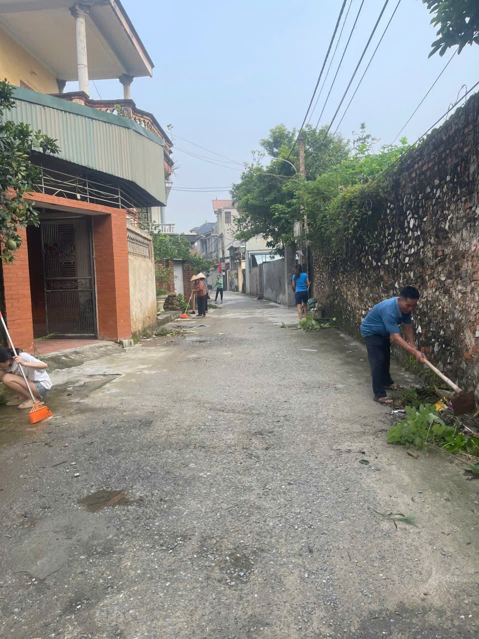 Xã Sài Sơn phát động toàn dân thực hiện tổng vệ sinh môi trường, khắc phục hậu quả sau bão số 3 gây ra- Ảnh 1.