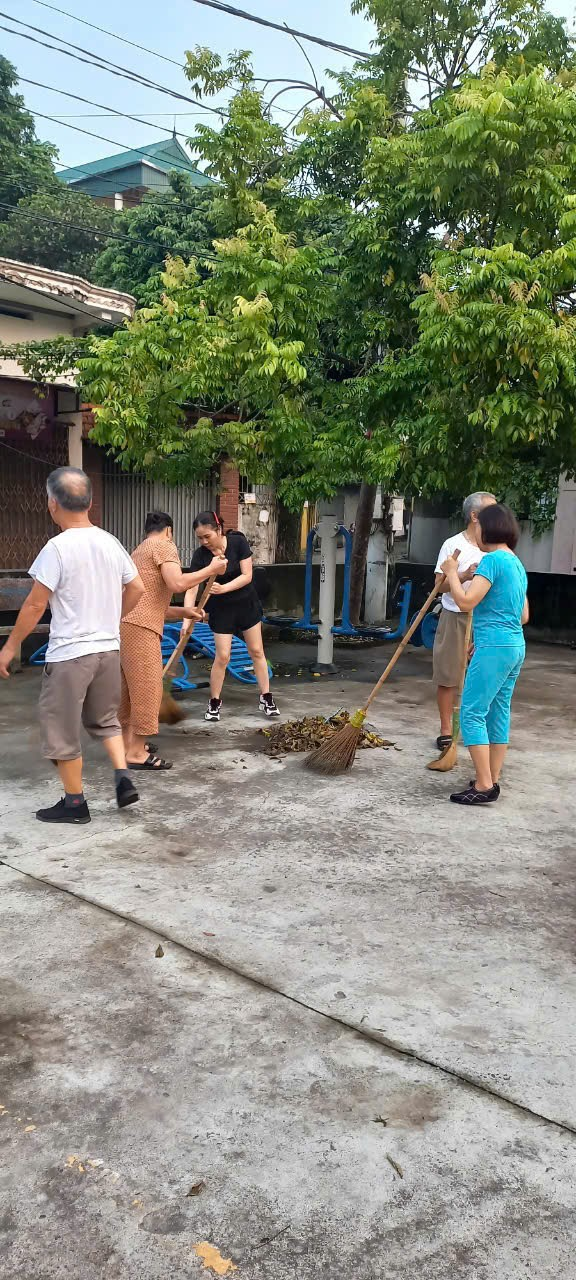 Xã Sài Sơn phát động toàn dân thực hiện tổng vệ sinh môi trường, khắc phục hậu quả sau bão số 3 gây ra- Ảnh 2.