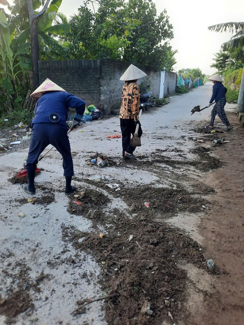 Xã Sài Sơn phát động toàn dân thực hiện tổng vệ sinh môi trường, khắc phục hậu quả sau bão số 3 gây ra- Ảnh 3.