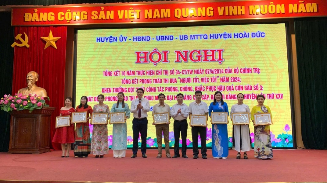 Hoài Đức tổng kết 10 năm thực hiện Chỉ thị số 34-CT/TW ngày 07/4/2014 của Bộ Chính trị; phong trào thi đua NTVT năm 2024; phát động thi đua chào mừng Đại hội Đảng các cấp, Đại hội Đảng bộ huyện lần thứ XXV, nhiệm kỳ 2025-2030- Ảnh 3.