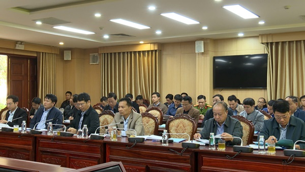 UBND huyện triển khai Quyết định thực hiện quy trình nội bộ giải quyết thủ tục hành chính lĩnh vực đất đai và Nghị quyết áp dụng biện pháp yêu cầu ngừng cung cấp dịch vụ điện, nước- Ảnh 2.