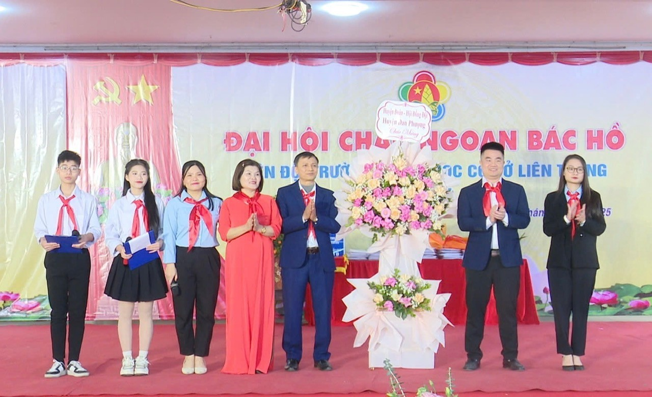 Đại hội điểm Liên Đội trường THCS Liên Trung, năm học 2024- 2025.- Ảnh 1.