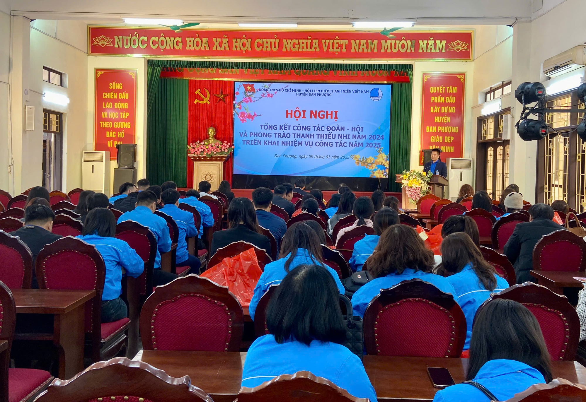 Hội nghị Tổng kết công tác Đoàn và phong trào thanh thiếu nhi huyện Đan Phượng năm 2024, triển khai nhiệm vụ năm 2025.- Ảnh 1.