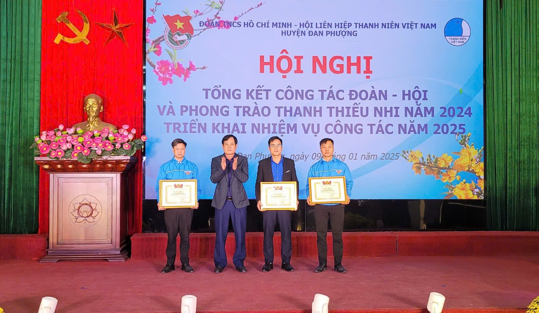 Hội nghị Tổng kết công tác Đoàn và phong trào thanh thiếu nhi huyện Đan Phượng năm 2024, triển khai nhiệm vụ năm 2025.- Ảnh 3.