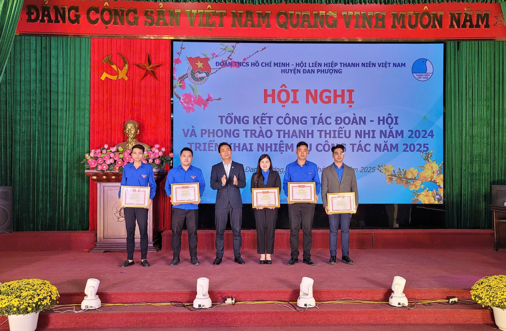 Hội nghị Tổng kết công tác Đoàn và phong trào thanh thiếu nhi huyện Đan Phượng năm 2024, triển khai nhiệm vụ năm 2025.- Ảnh 4.