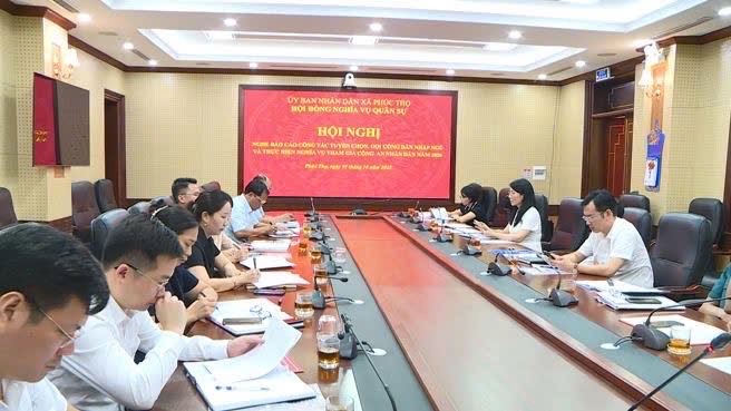 Hội đồng NVQS xã Phúc Thọ nghe báo cáo công tác tuyển chọn, gọi công dân nhập ngũ và thực hiện nghĩa vụ tham gia CAND năm 2026- Ảnh 3.