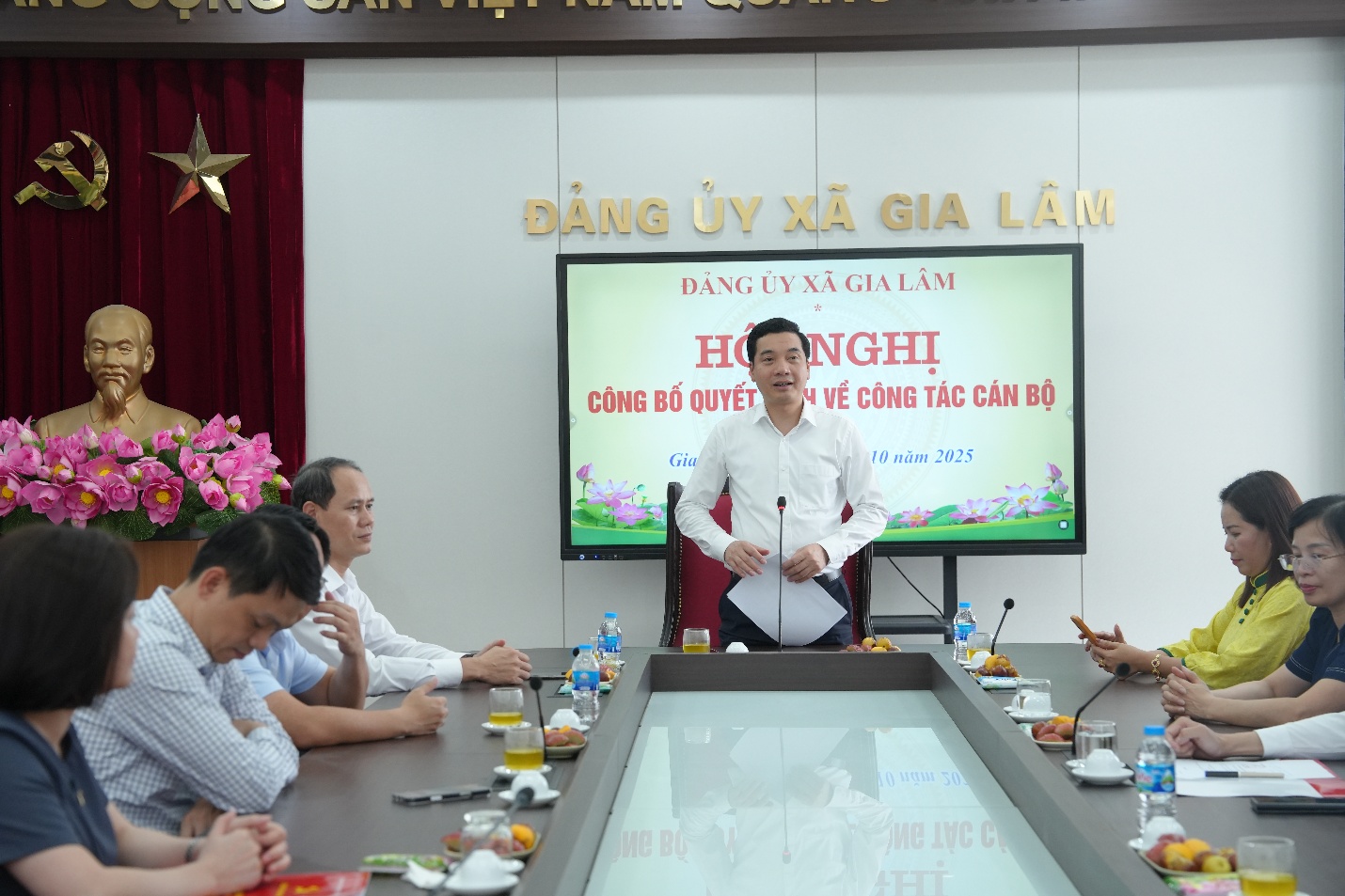 ĐẢNG ỦY XÃ GIA LÂM CÔNG BỐ CÁC QUYẾT ĐỊNH VỀ CÔNG TÁC CÁN BỘ- Ảnh 3.