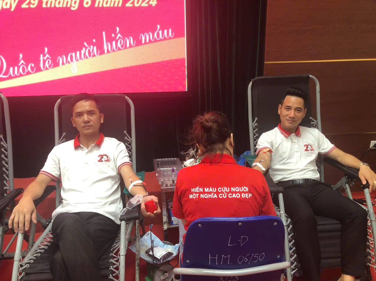 Anh Cao Văn Cường - Bí thư Chi bộ 30 lần hiến máu cứu người- Ảnh 1.