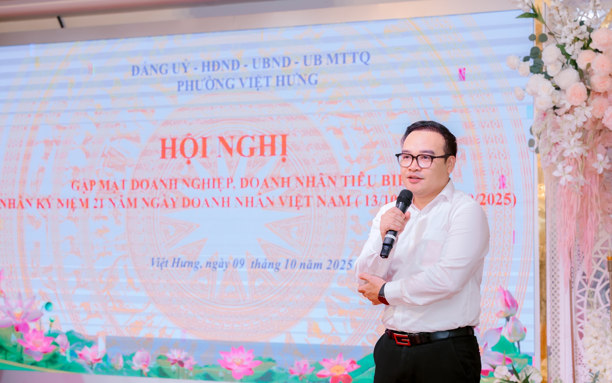 Phường Việt Hưng gặp mặt doanh nghiệp, hợp tác xã, hộ kinh doanh nhân kỷ niệm 21 năm Ngày Doanh nhân Việt Nam
