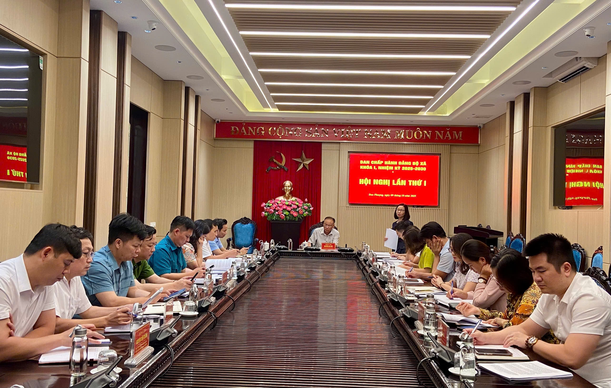 Hội nghị lần thứ nhất BCH Đảng bộ xã Đan Phượng khóa I, nhiệm kỳ 2025-2030.- Ảnh 1.