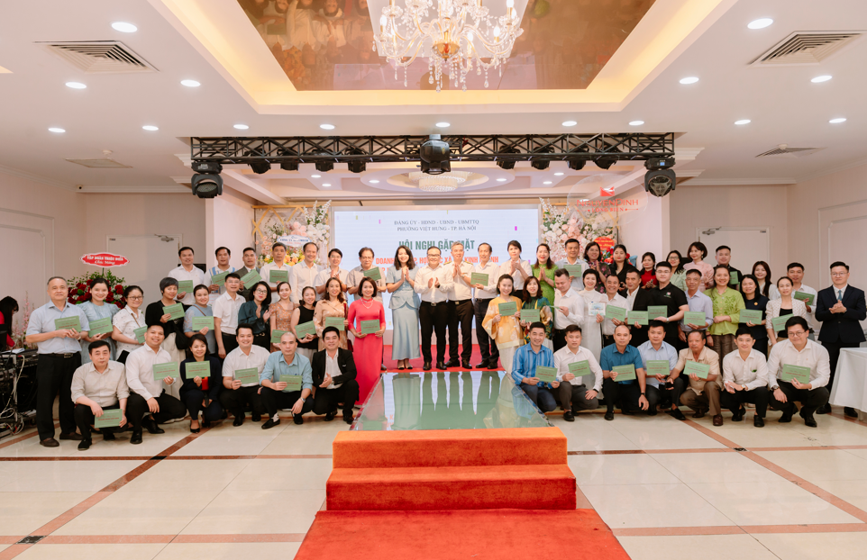 Phường Việt Hưng gặp mặt doanh nghiệp, hợp tác xã, hộ kinh doanh nhân kỷ niệm 21 năm Ngày Doanh nhân Việt Nam- Ảnh 6.